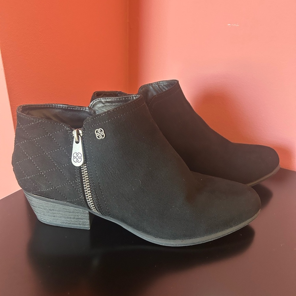 Daisy Fuentes booties